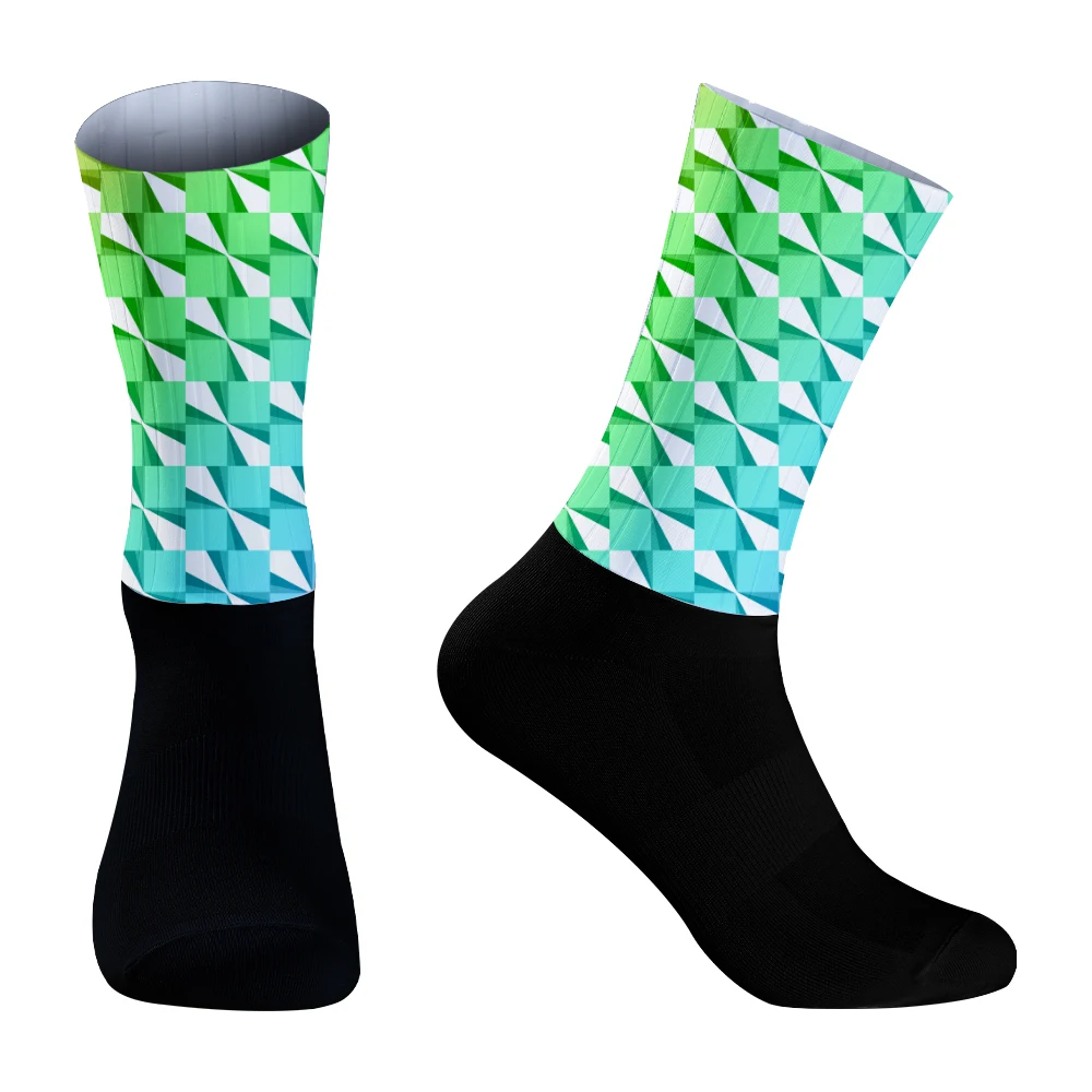 2026 New Seamless Aero Socks Summer Slip Breathable Cycling Socks Men Women Road Bike