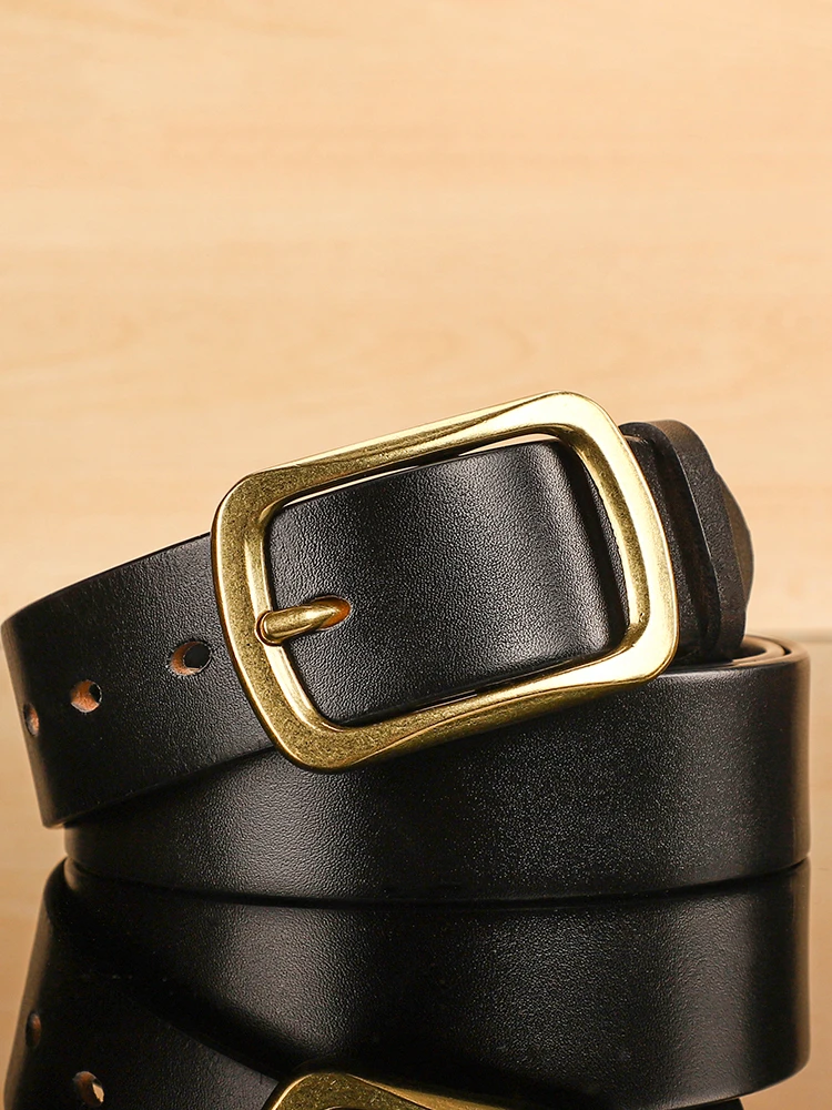 A men's black needle buckle belt with a casual vintage jeans belt for middle-aged and young people's fashion belt