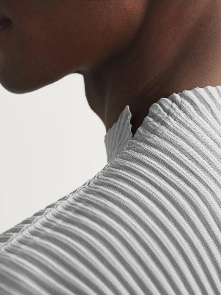 Miyake Pleated Clothes Man Short Sleeve T-Shirt Fashion Black Turtleneck Top