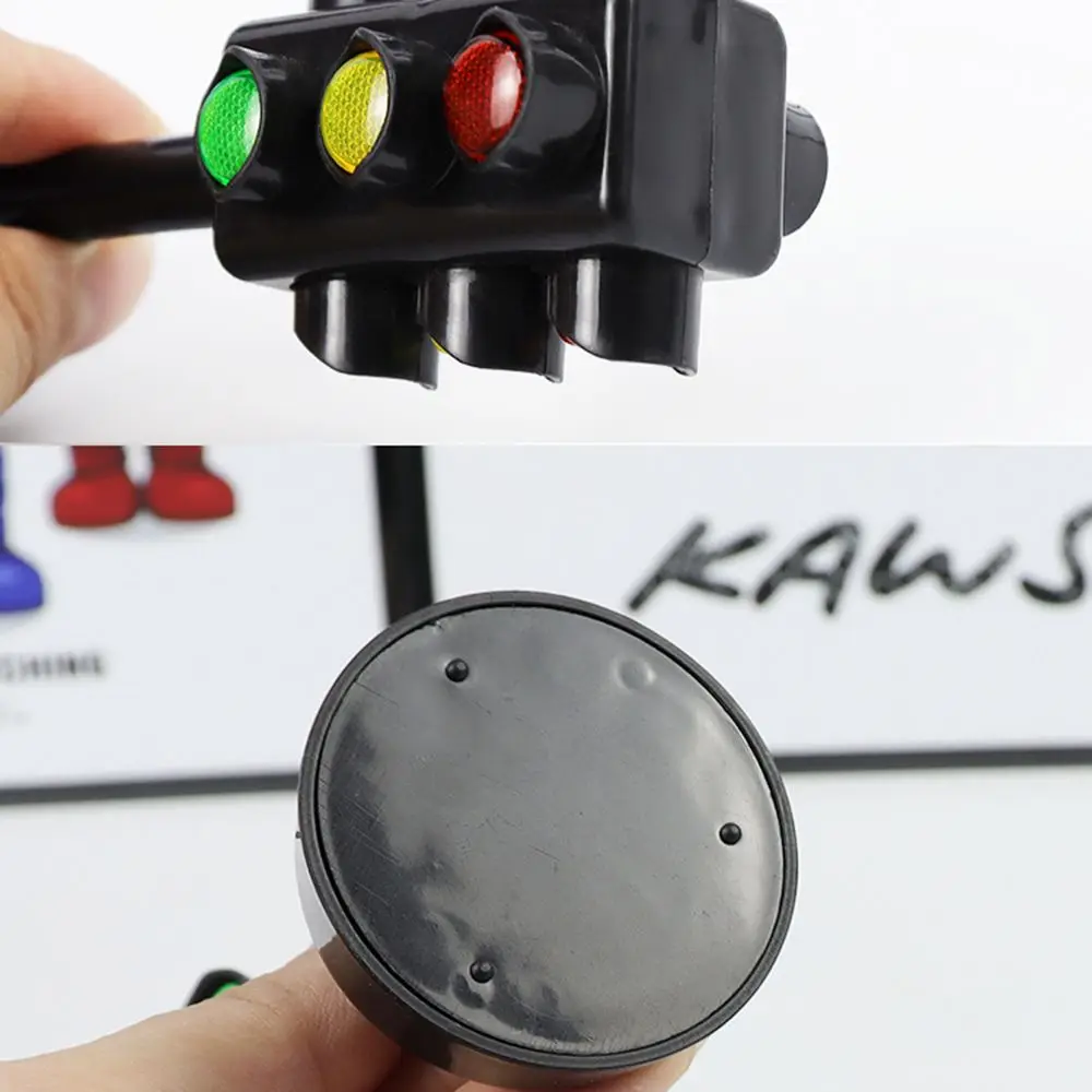 New Children's Gifts Classic Toys Mini Children's Toys Signal Lamp Traffic Light Plastic Model Traffic Lights