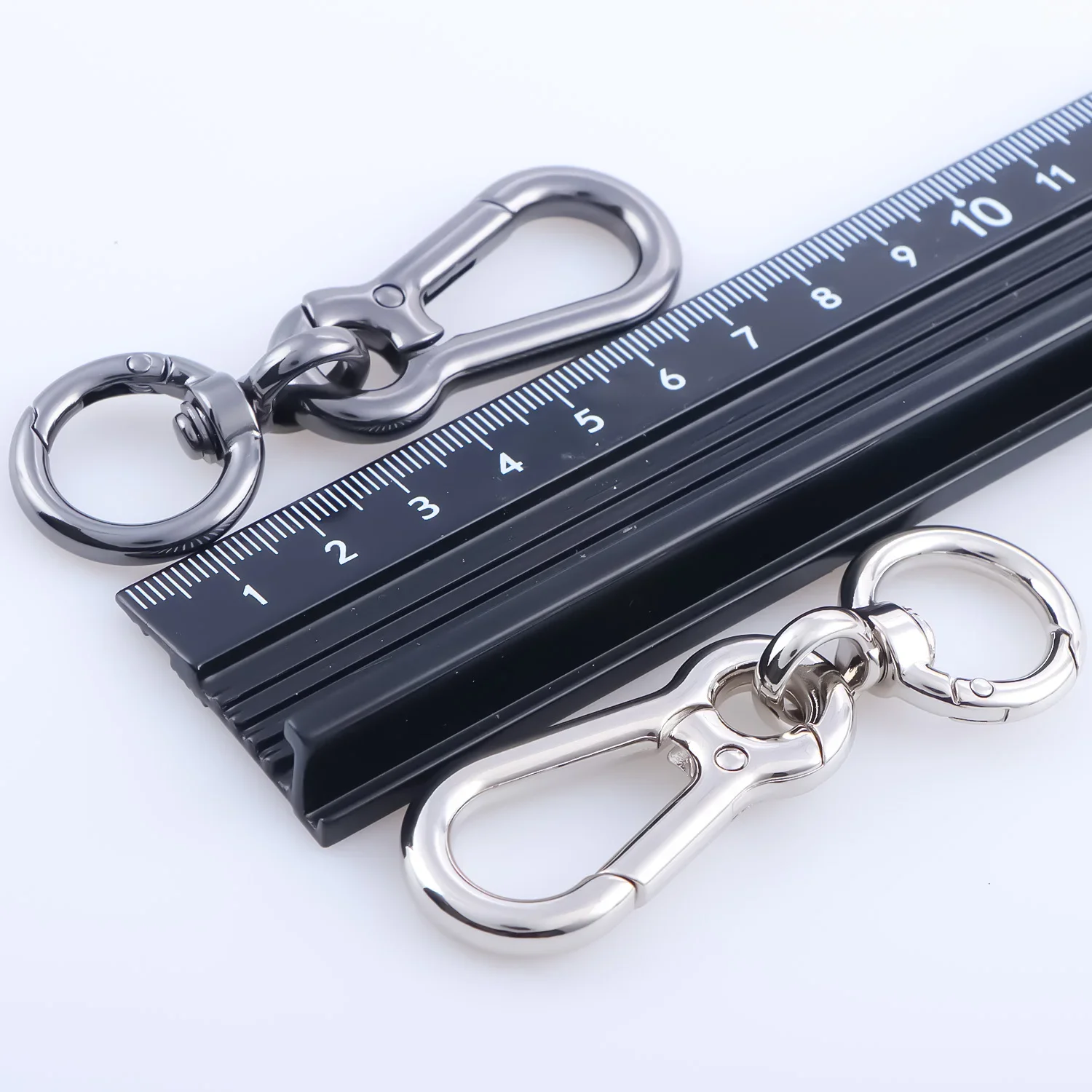 2pcs Metal Spring Snap Hooks Clip, Car Keys Keychain, Trigger Spring Swivel Buckles for Bags Keys
