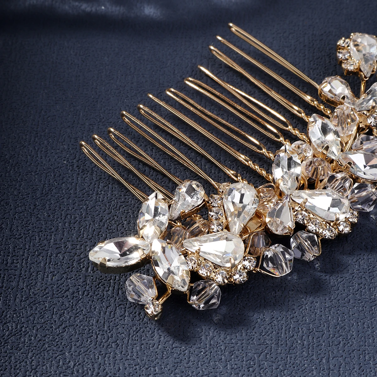 Bridal Wedding Hair Accessories Crystal Flower Hair Combs Clips for Women Bride Headpiece Bridesmaid Party Jewelry Gift