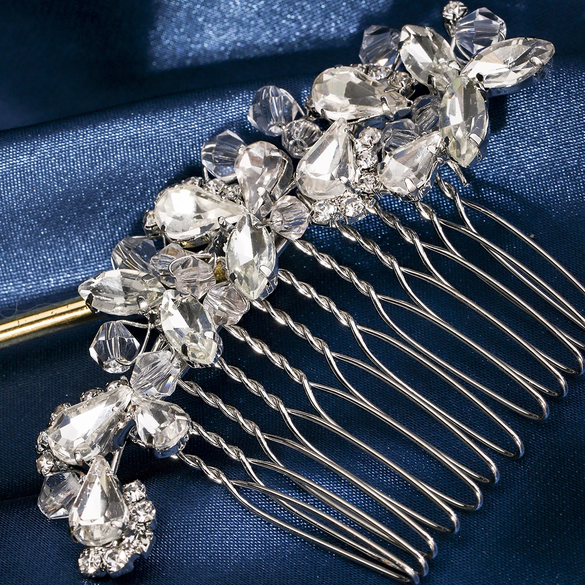 Bridal Wedding Hair Accessories Crystal Flower Hair Combs Clips for Women Bride Headpiece Bridesmaid Party Jewelry Gift