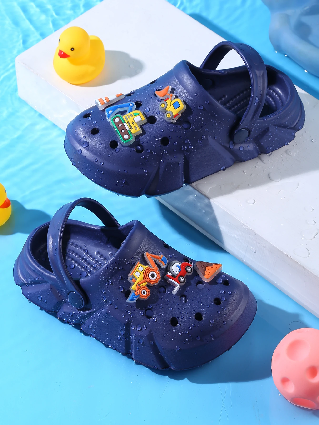 Breathable Clogs,With Cartoon Excavator Charms For Boys, Lightweight Anti Slip Clogs For Indoor Outdoor Shower Beach Pool 3057
