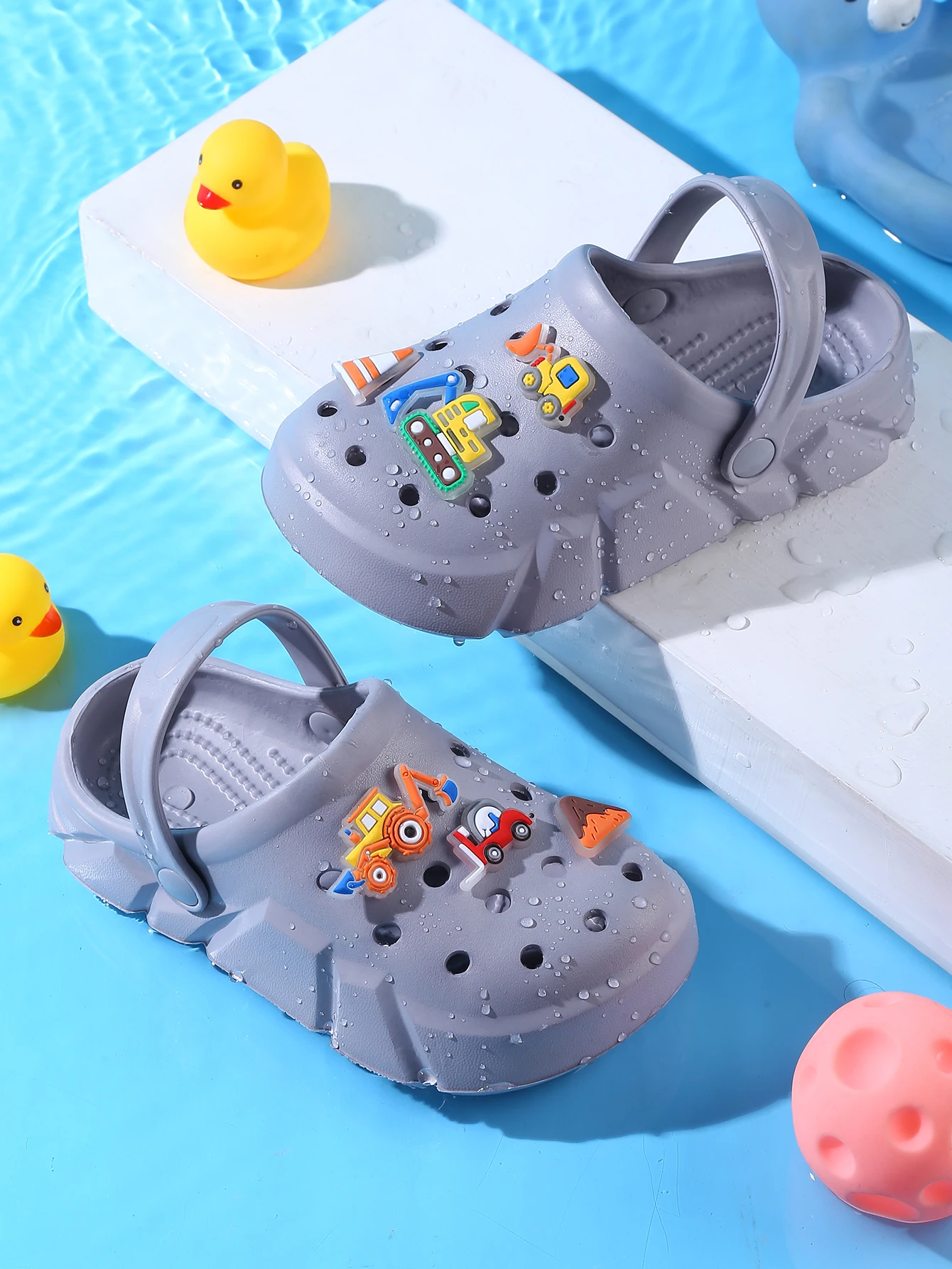Breathable Clogs,With Cartoon Excavator Charms For Boys, Lightweight Anti Slip Clogs For Indoor Outdoor Shower Beach Pool 3057