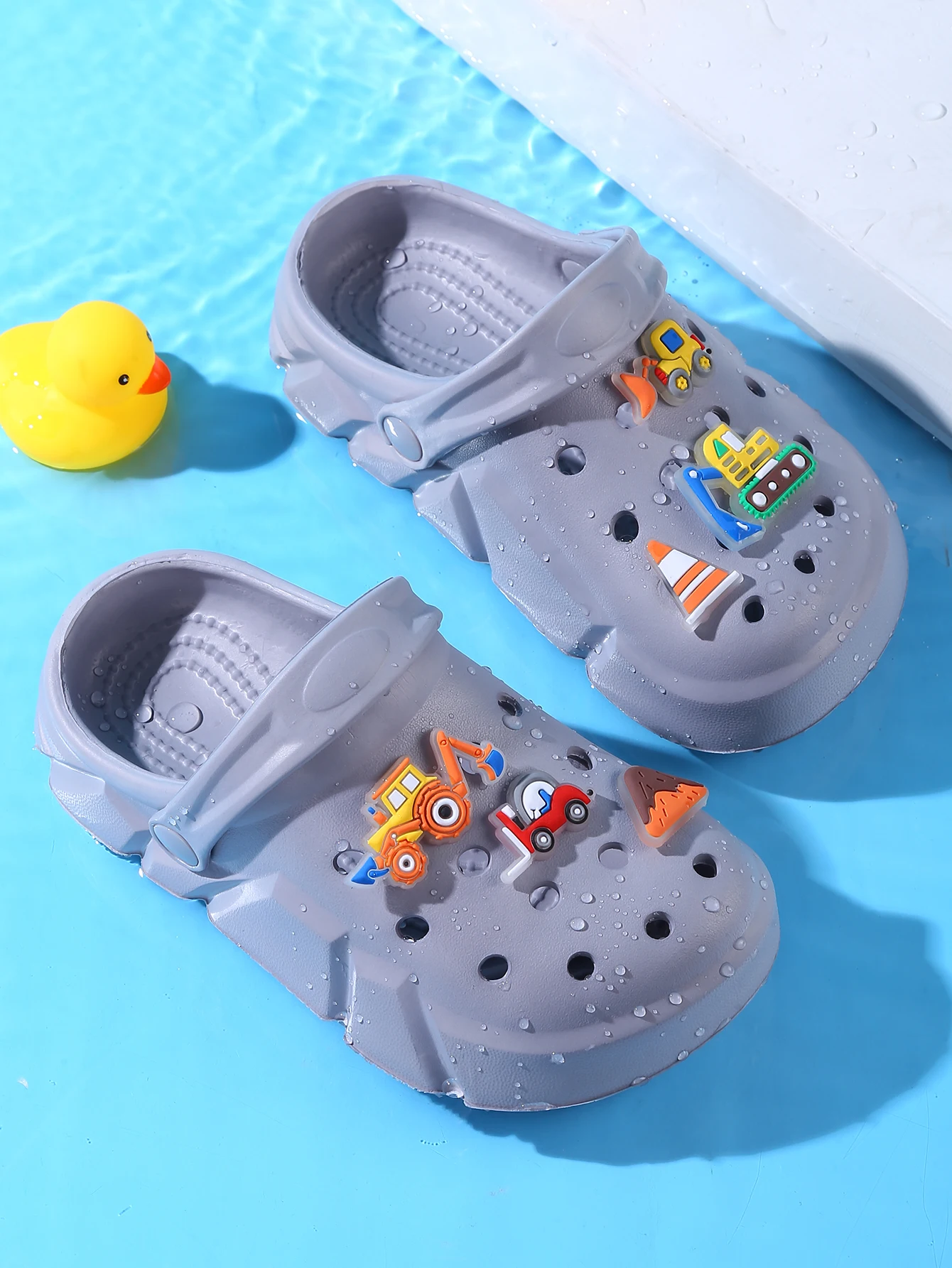 Breathable Clogs,With Cartoon Excavator Charms For Boys, Lightweight Anti Slip Clogs For Indoor Outdoor Shower Beach Pool 3057
