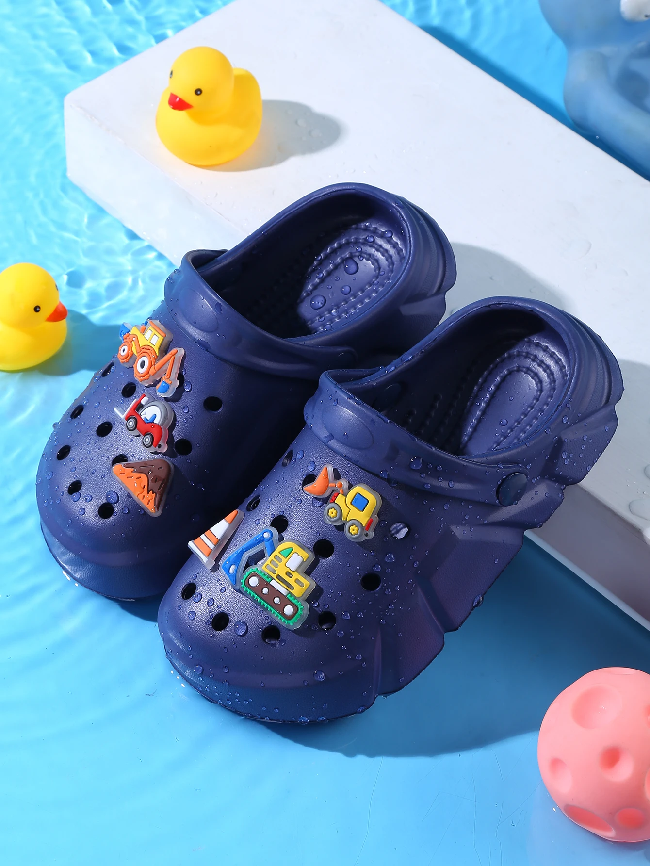 Breathable Clogs,With Cartoon Excavator Charms For Boys, Lightweight Anti Slip Clogs For Indoor Outdoor Shower Beach Pool 3057