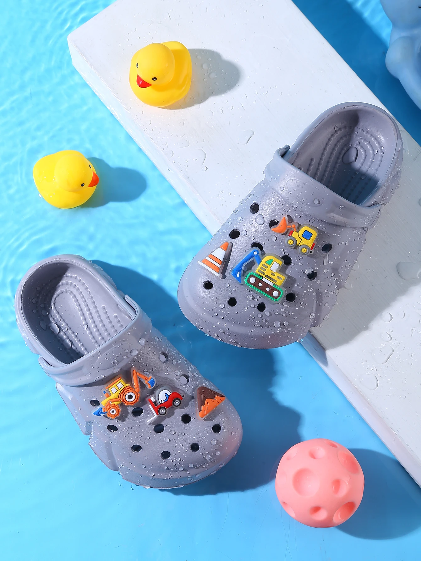 Breathable Clogs,With Cartoon Excavator Charms For Boys, Lightweight Anti Slip Clogs For Indoor Outdoor Shower Beach Pool 3057