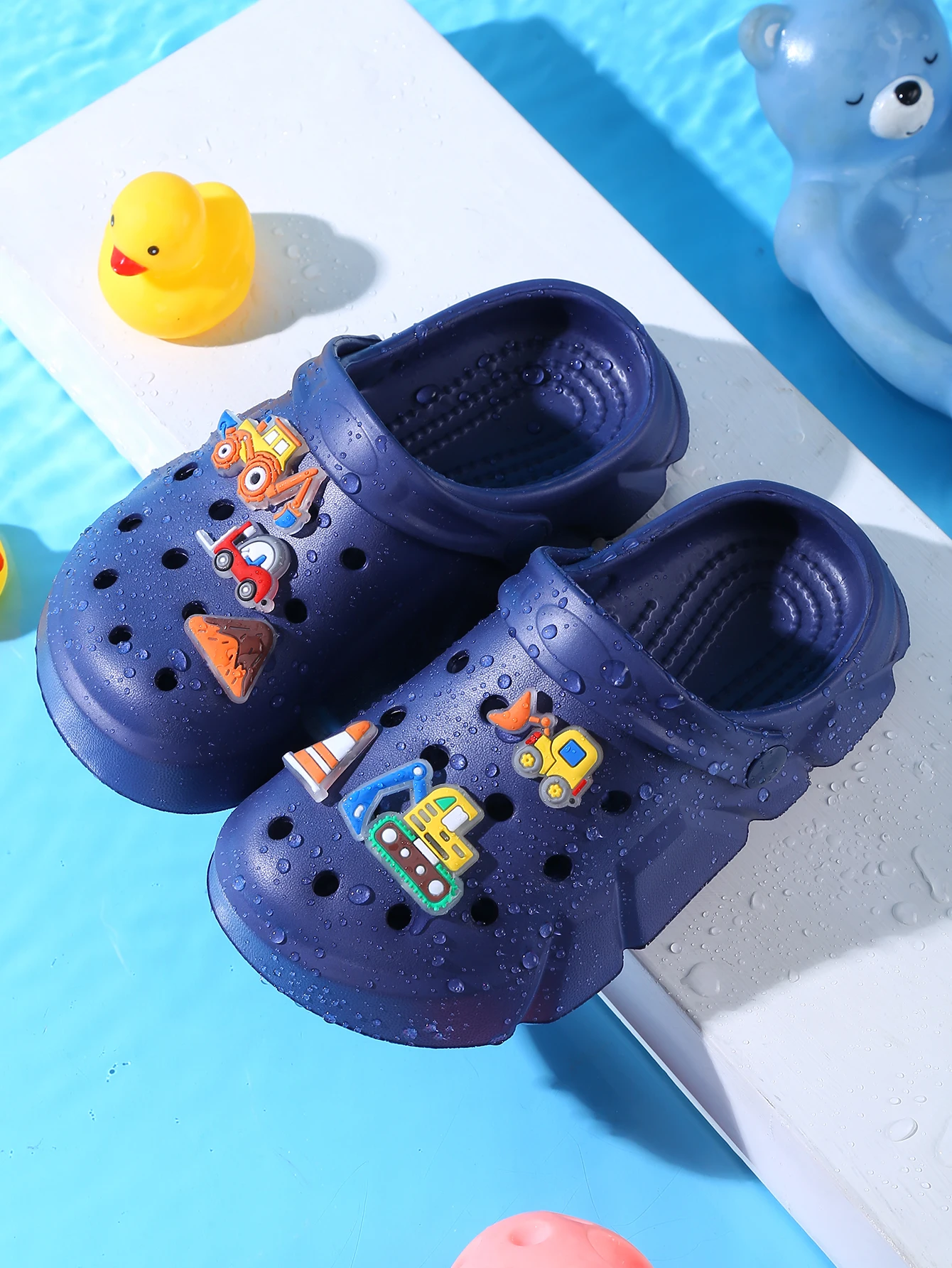 Breathable Clogs,With Cartoon Excavator Charms For Boys, Lightweight Anti Slip Clogs For Indoor Outdoor Shower Beach Pool 3057