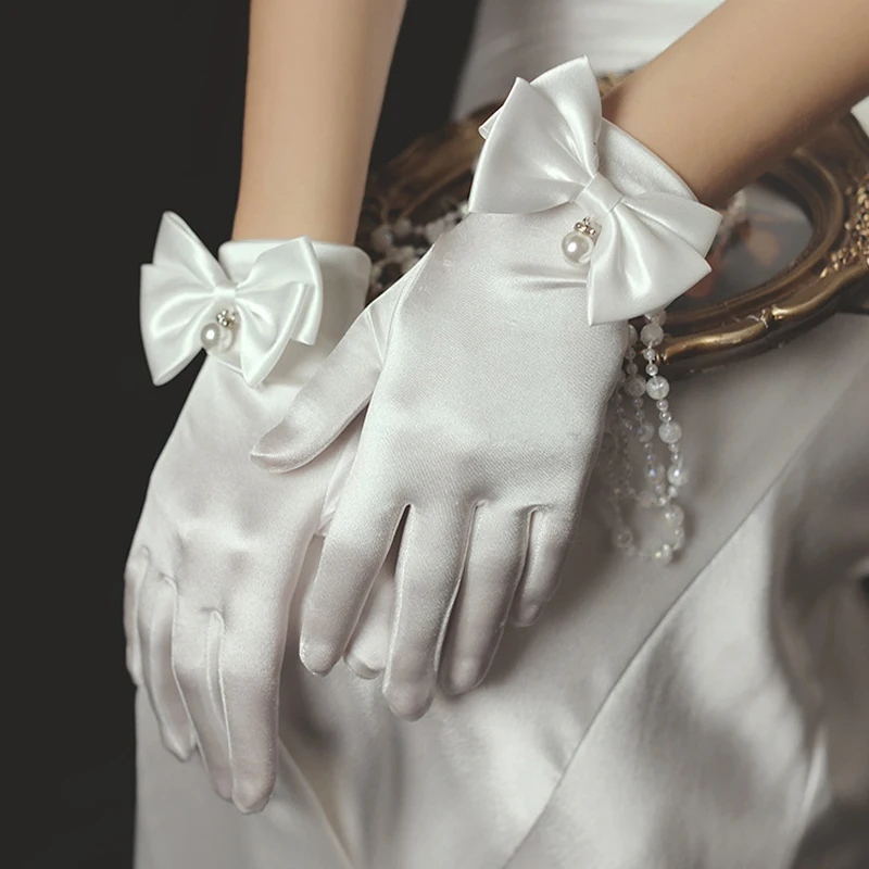 1 Pair Bride Gloves Elegant Bow Knot Pearl Pendant Short Gloves for Wedding Opera Dinner Party Elastic Satin Tea Party Gloves
