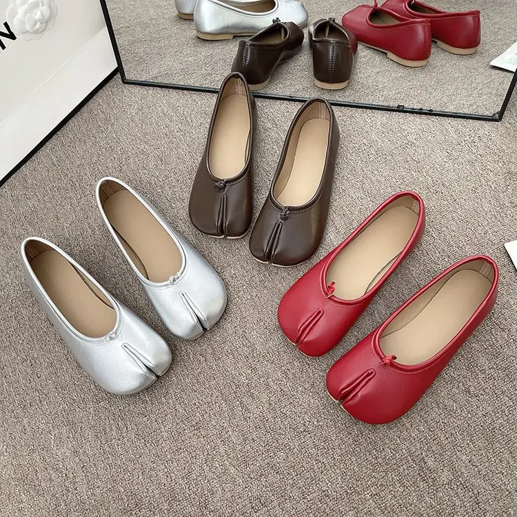 Japanese Style Tabi Ninja Shoes Women Cozy Leather Flats Split Hoof Toe Loafers Femme Mary Jeans Mocasines Ladies Ballerina Shoe