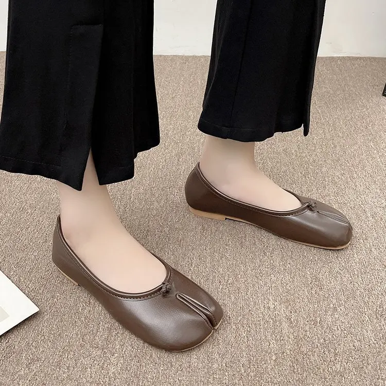 Japanese Style Tabi Ninja Shoes Women Cozy Leather Flats Split Hoof Toe Loafers Femme Mary Jeans Mocasines Ladies Ballerina Shoe