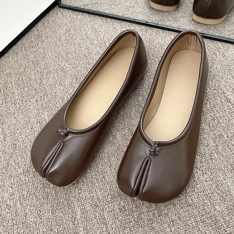 Japanese Style Tabi Ninja Shoes Women Cozy Leather Flats Split Hoof Toe Loafers Femme Mary Jeans Mocasines Ladies Ballerina Shoe