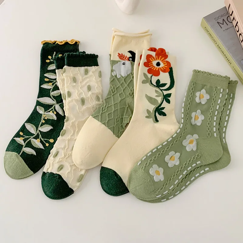 5 Pairs of Retro Textured Palace Style Women's Socks With Fashionable Three-Dimensional Relief Soft and Comfortable Casual Socks