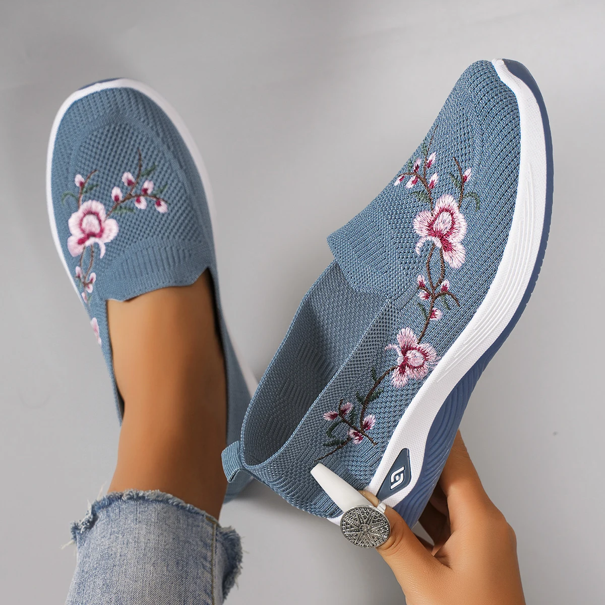 Spring new women's sports shoes, fashionable, breathable, lightweight, non-slip, wear-resistant, casual sports shoes, flat shoes