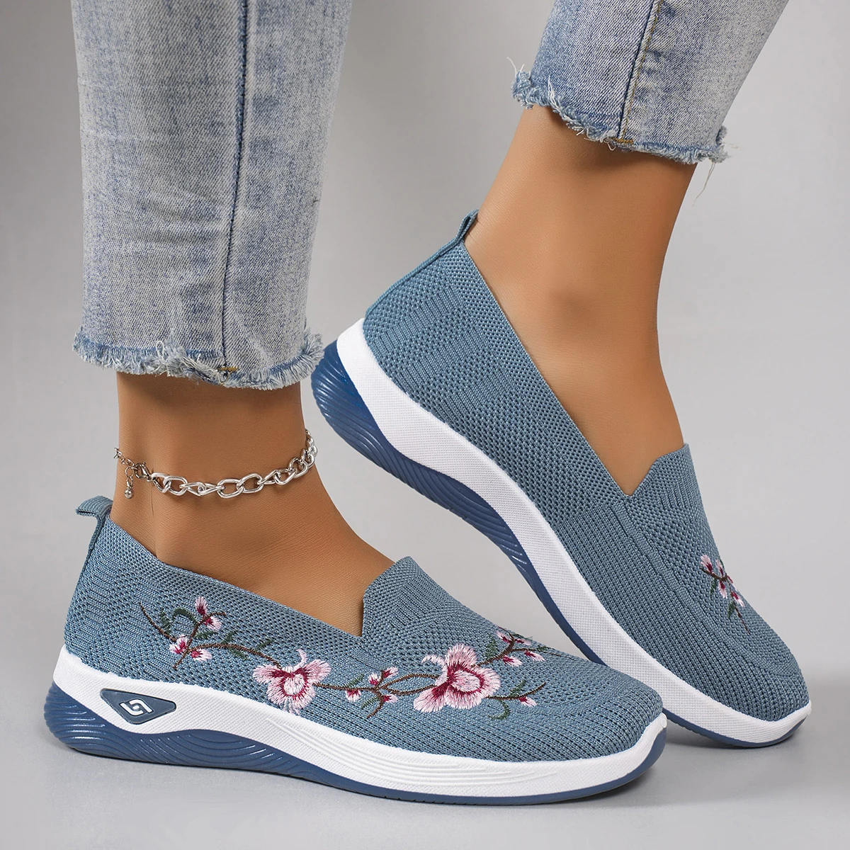 Spring new women's sports shoes, fashionable, breathable, lightweight, non-slip, wear-resistant, casual sports shoes, flat shoes