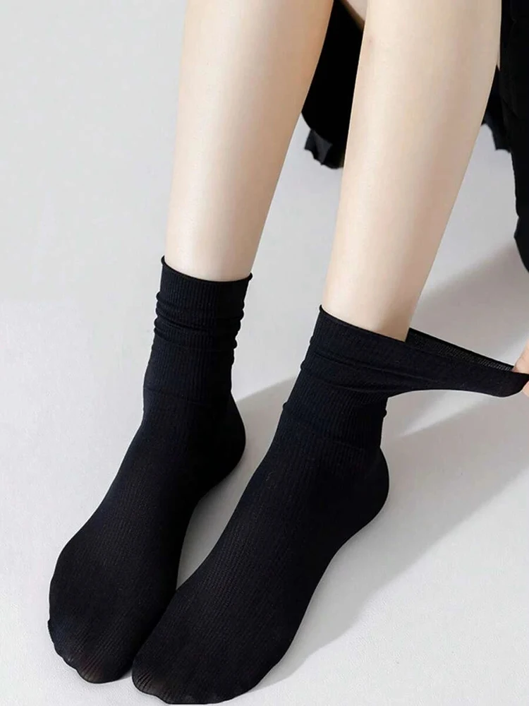 10 Pairs Women Mid Length Socks Trendy Versatile Black White Solid Colors Soft Comfortable Lightweight Breathable Casual Socks