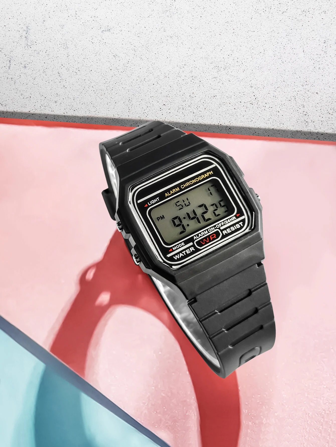 Hot Selling Women LED Digital Electronic Watch Multifunctional Outdoor Simple Leisure Men and Women Sports Watch Reloj