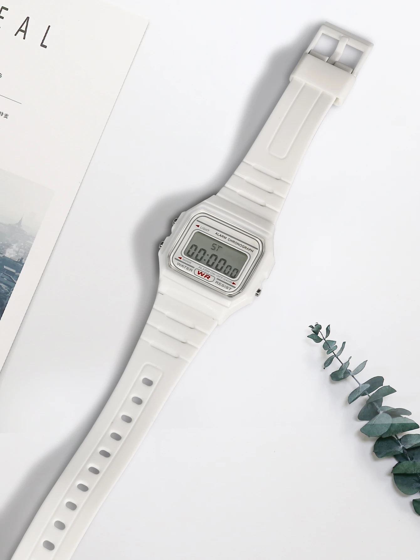 Hot Selling Women LED Digital Electronic Watch Multifunctional Outdoor Simple Leisure Men and Women Sports Watch Reloj