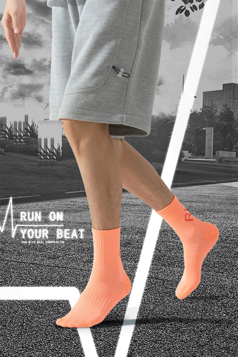 Running Socks Unisex Men Women Middle Tube Quickly Dry Outdoor Sports Marthon Bike Riding Fitness Training Crew Socks