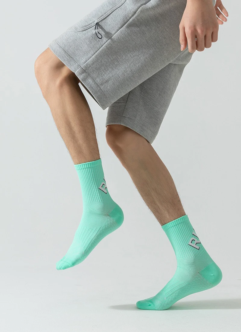 Running Socks Unisex Men Women Middle Tube Quickly Dry Outdoor Sports Marthon Bike Riding Fitness Training Crew Socks