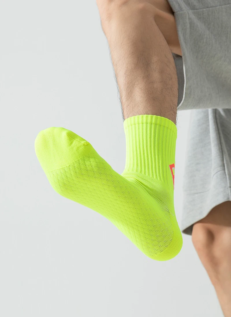 Running Socks Unisex Men Women Middle Tube Quickly Dry Outdoor Sports Marthon Bike Riding Fitness Training Crew Socks