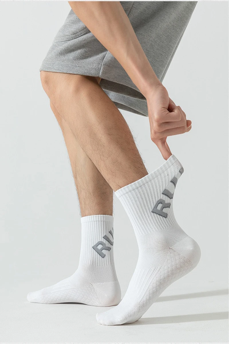 Running Socks Unisex Men Women Middle Tube Quickly Dry Outdoor Sports Marthon Bike Riding Fitness Training Crew Socks