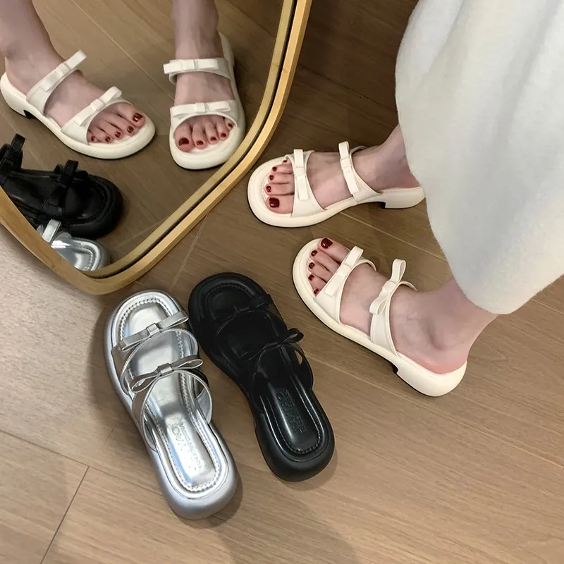 New Summer Women's Slippers 2024 Stylish Peep-toe Low Heel Silver Women's Comfortable Beach Shoes Sapatilas