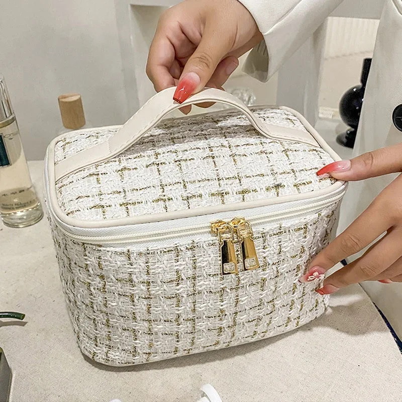 2026 New Women's Bag Knitted Style Makeup Bag Portable Portable Portable Makeup Bag Fashionable Large Storage Bag BX100