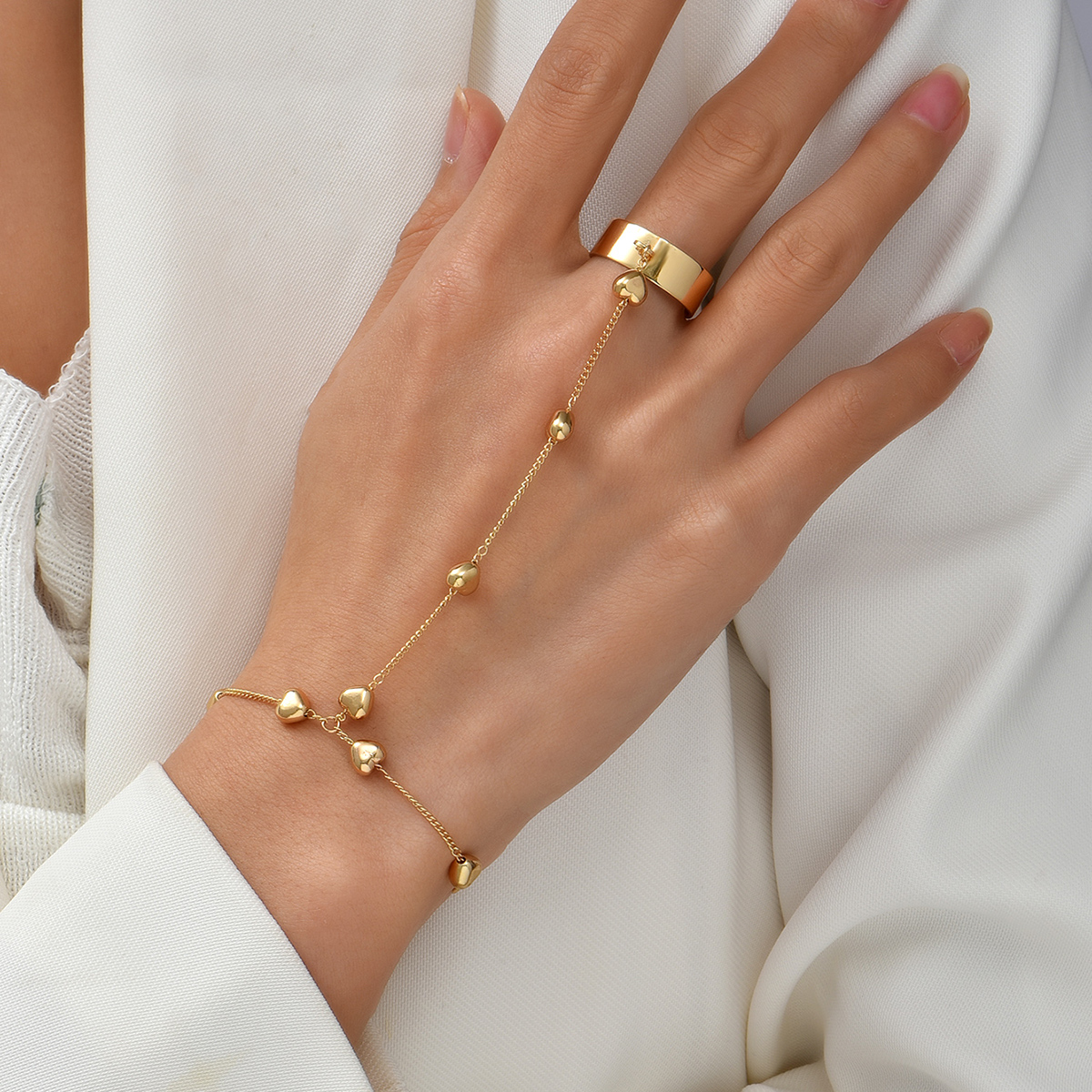 Simple Heart Pendant Chain Bracelet Link Connected Gold Plated Wide Finger Ring Bracelets for Women Link Hand Harness Jewelry