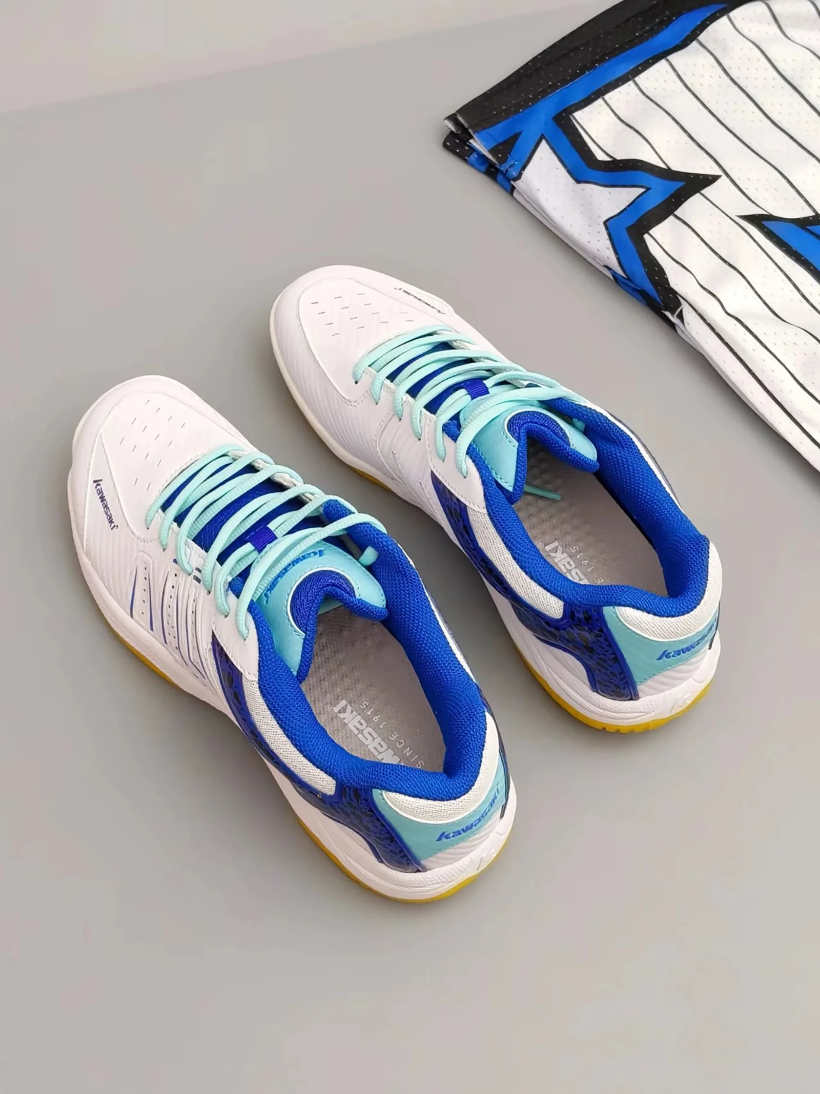 Kawasaki New Badminton Shoes Sneakers Mens Tennis Breathable Anti-Slippery Sport Shoes for Men Women K-065D