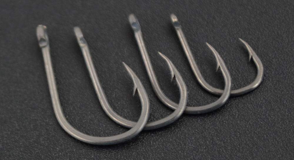 Hirisi 50pcs Barbed Coated Carp Fishing Hooks with Eye Design in Japan Made by High Carbon Steel 8001