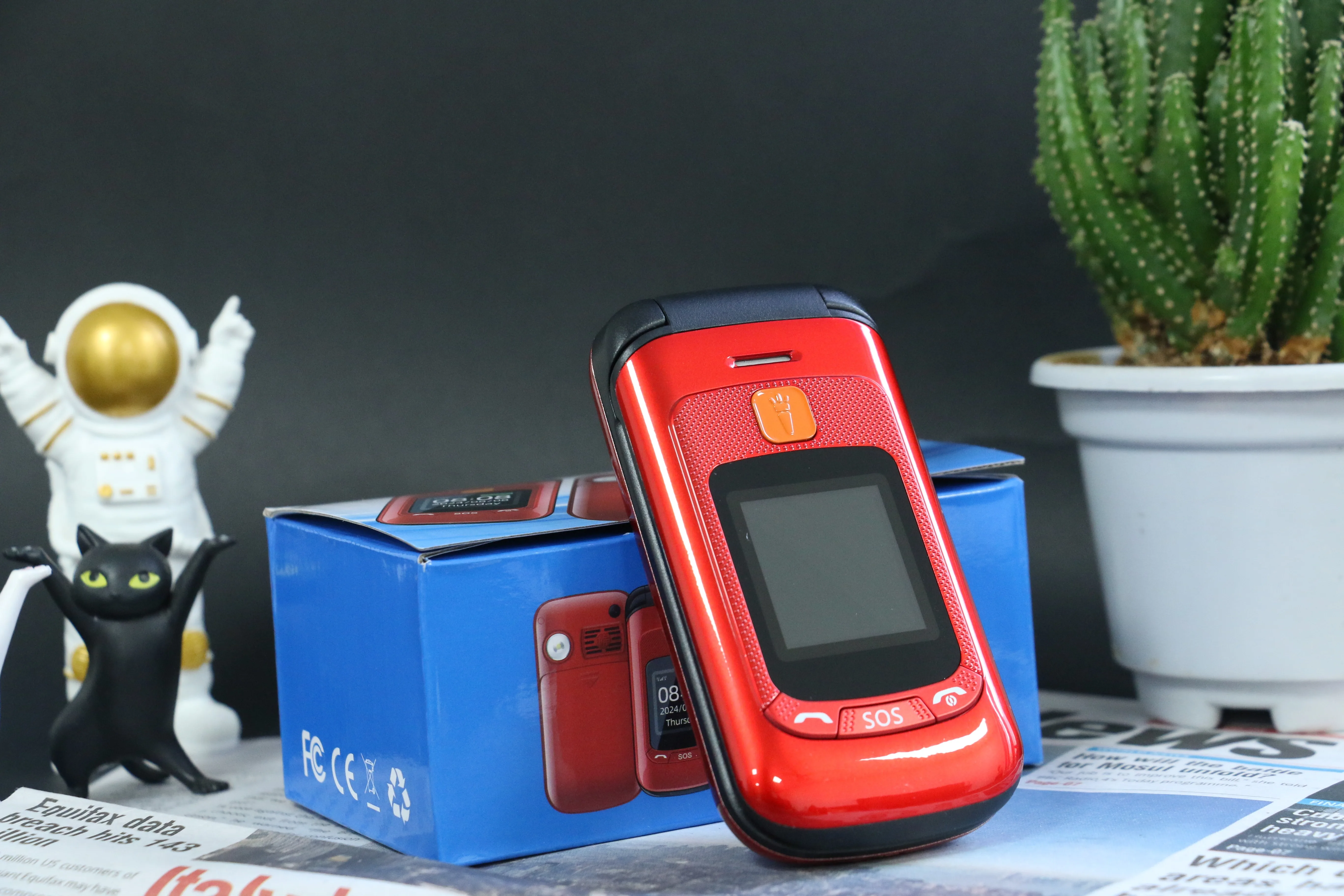 Senior Flip Dual Display Mobile Phone For Elderly Two SIM Card Large Button Speed Dial Flashlight FM Radio Push Button SOS Call