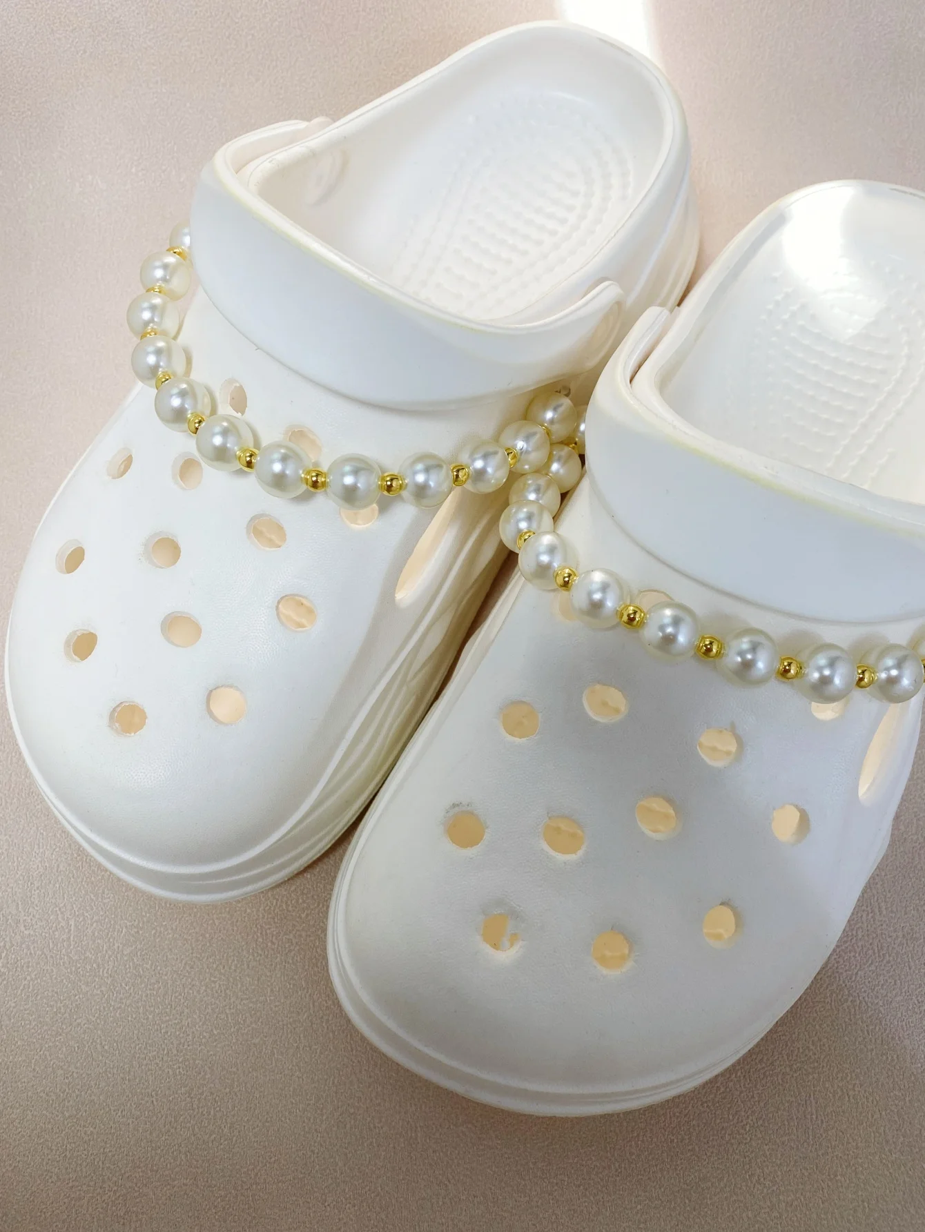 2pcs Highlight Artificial Board Shoe Chain Accessories Pearl DIY Removable Chain Garden Shoe Buckle Hole Shoe Accessories Chain