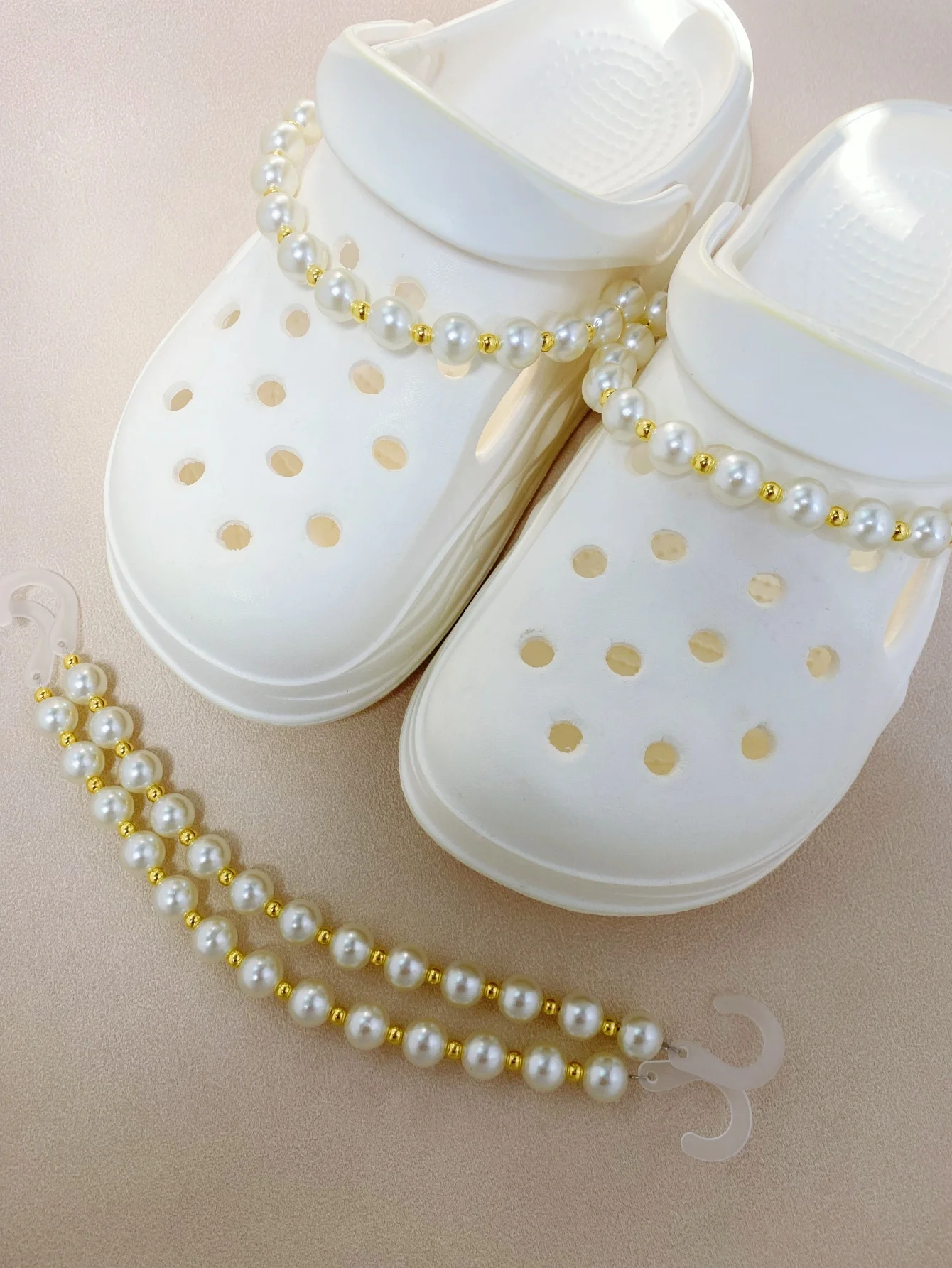 2pcs Highlight Artificial Board Shoe Chain Accessories Pearl DIY Removable Chain Garden Shoe Buckle Hole Shoe Accessories Chain