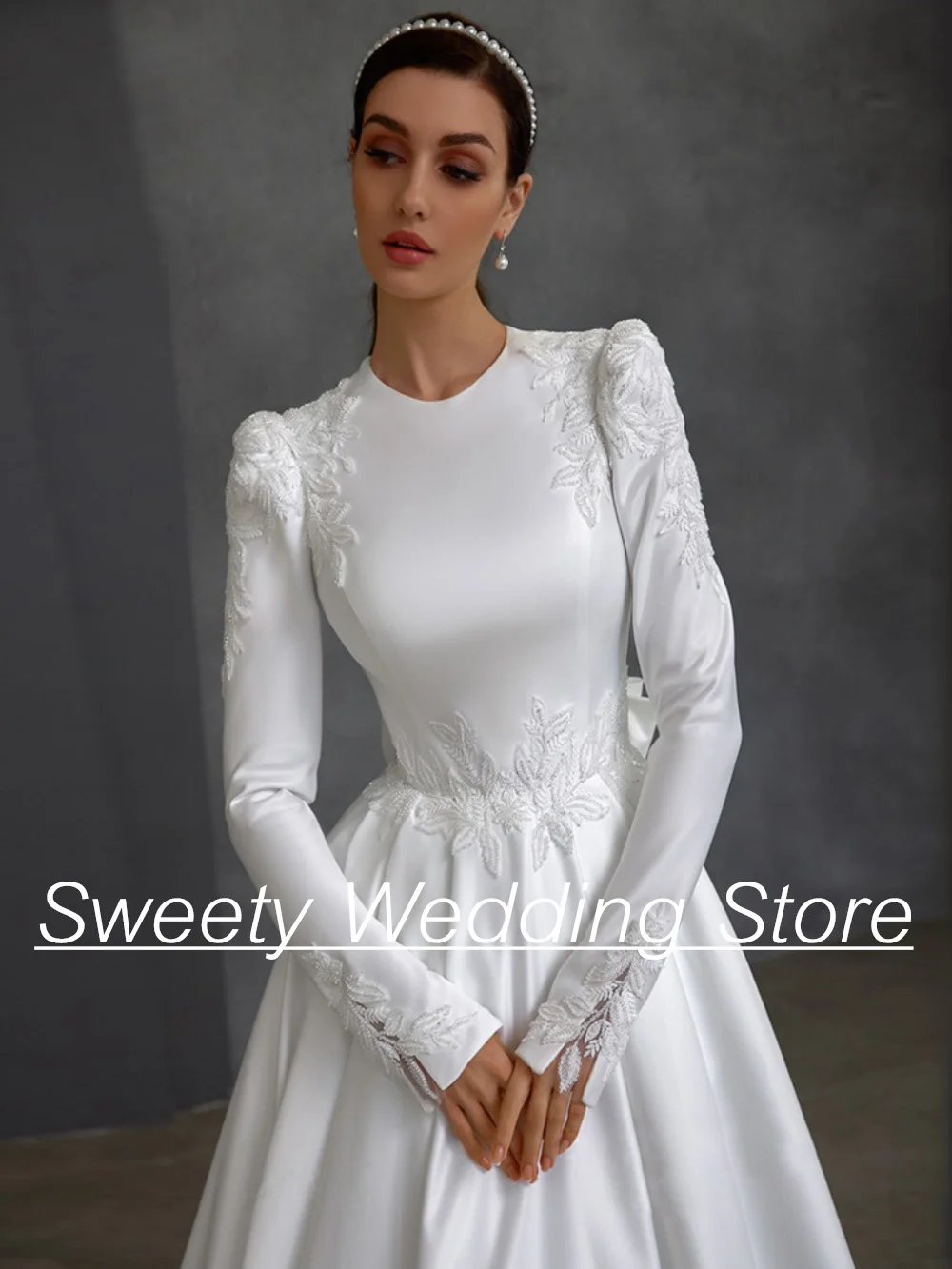 Modest Wedding Dress Customized Long Sleeves Beading Applique Court Train A Line Satin Muslim Bridal Gown Vestido De Noiva
