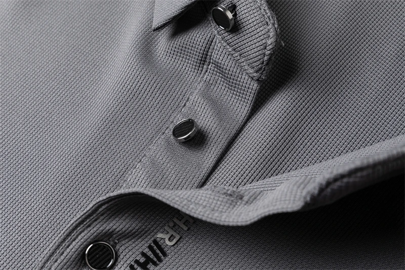 New Men's Business Casual Long Sleeved Shirt with Badge Solid Color Polo Shirt Fashionable Breathable Comfortable Versatile Top