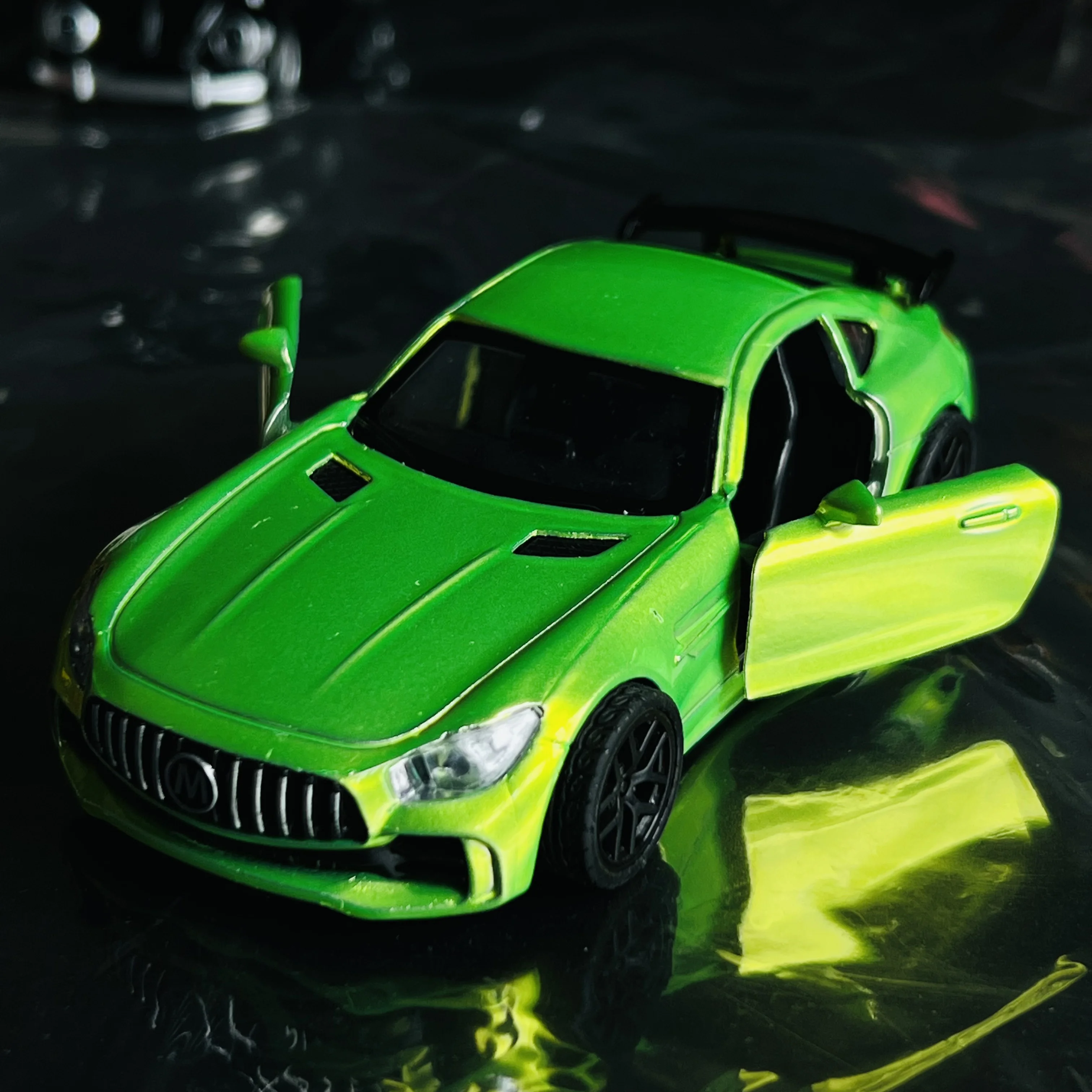 Simulation alloy car model, children's cool sports car model, boys' toy car