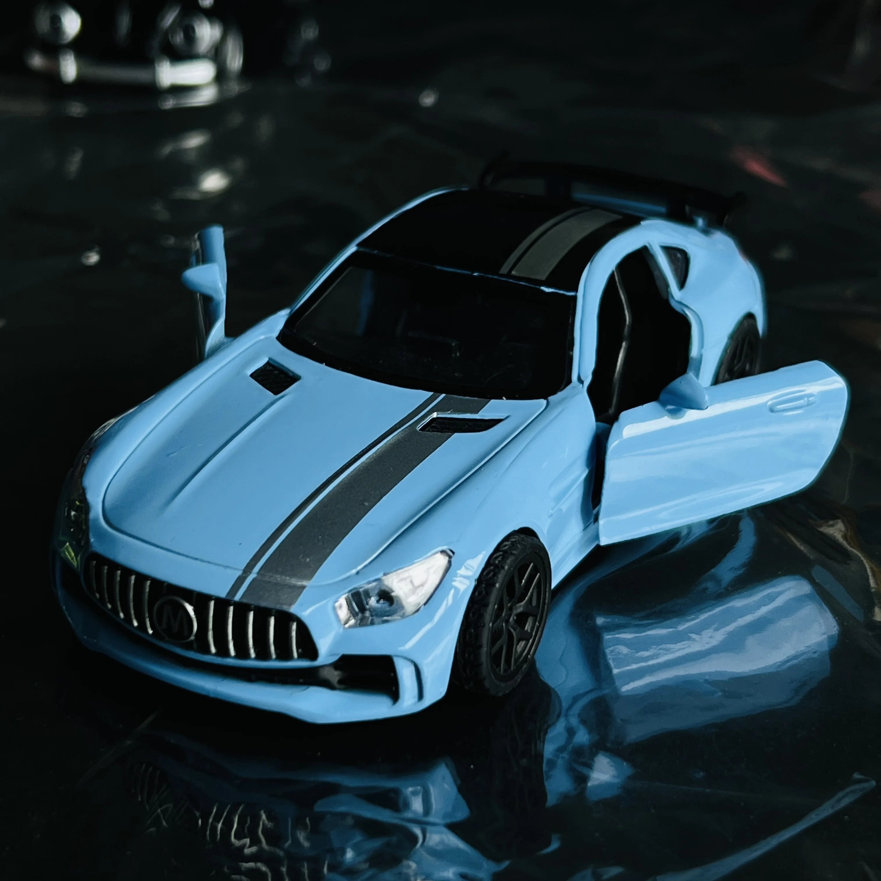 Simulation alloy car model, children's cool sports car model, boys' toy car