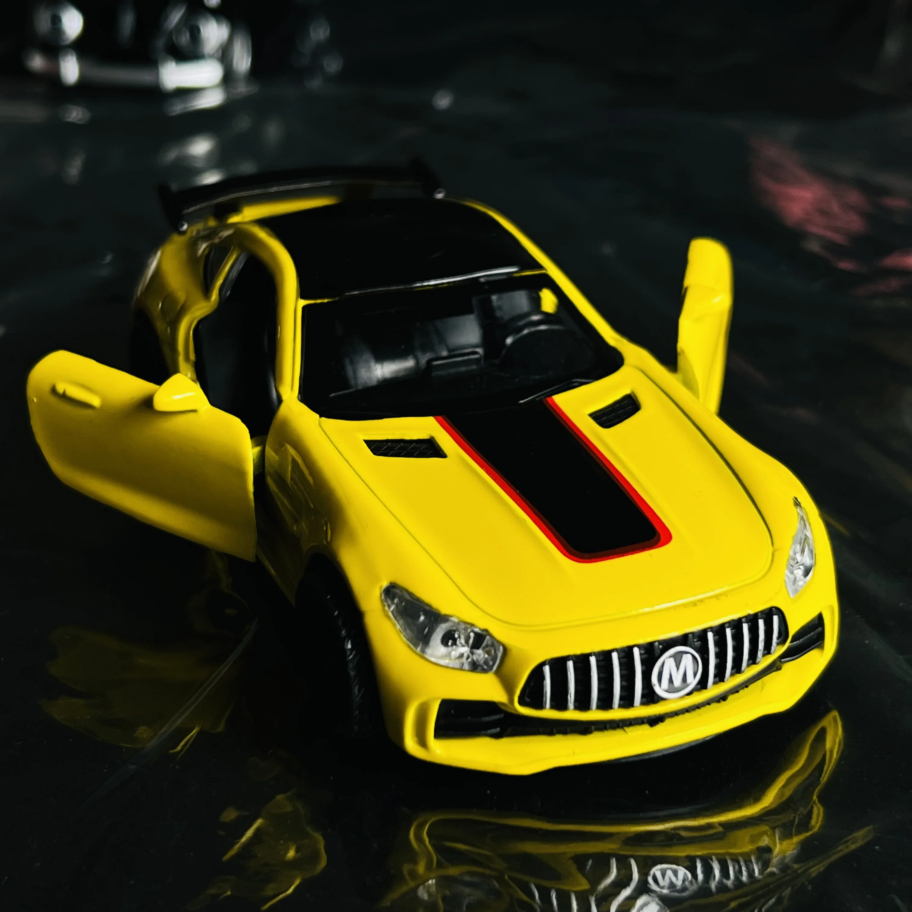 Simulation alloy car model, children's cool sports car model, boys' toy car