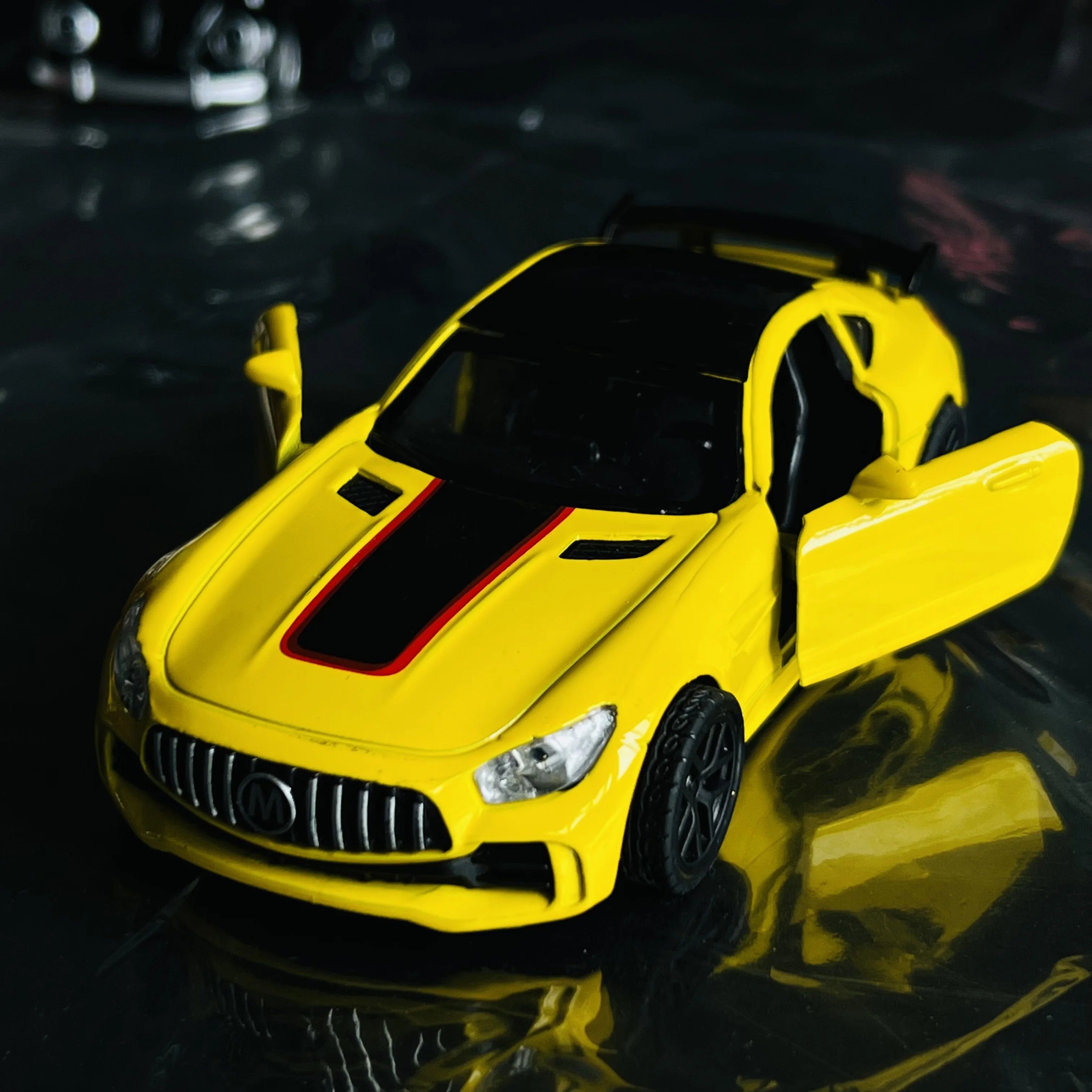 Simulation alloy car model, children's cool sports car model, boys' toy car