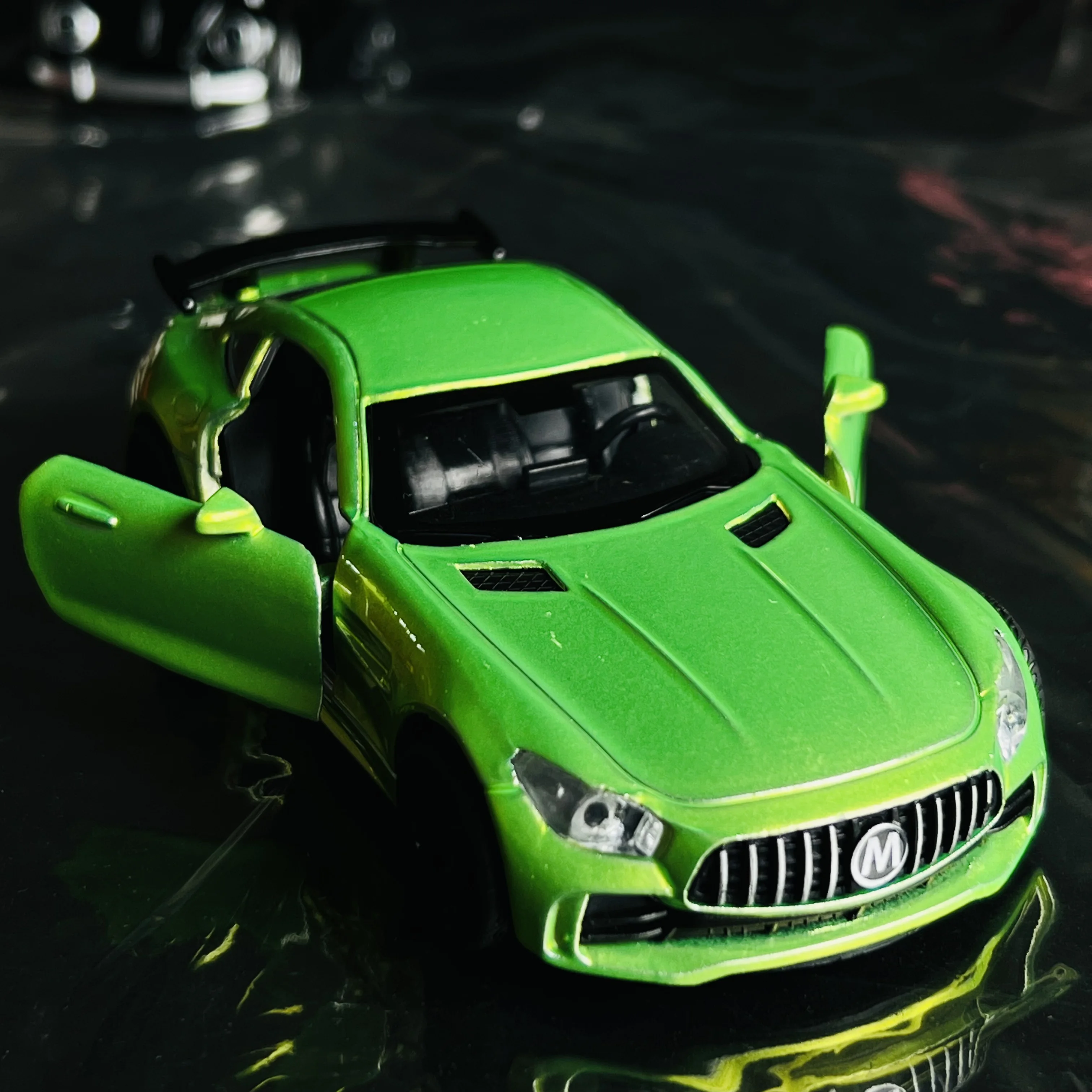 Simulation alloy car model, children's cool sports car model, boys' toy car