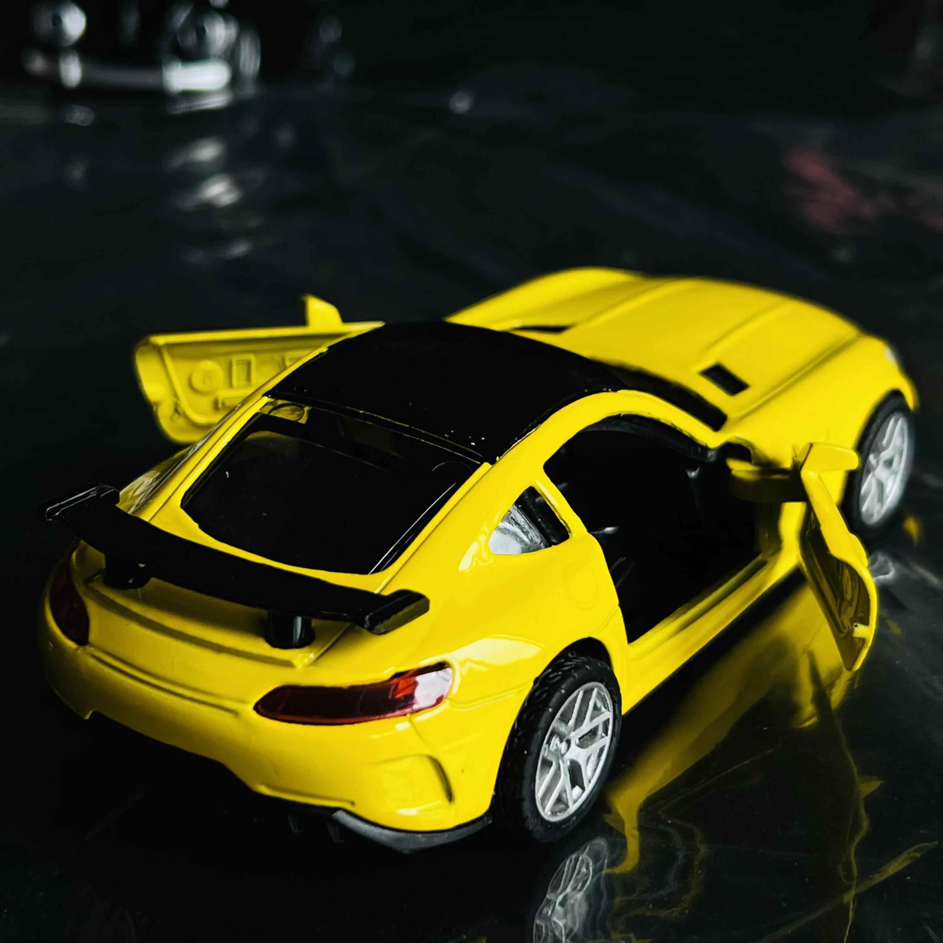 Simulation alloy car model, children's cool sports car model, boys' toy car