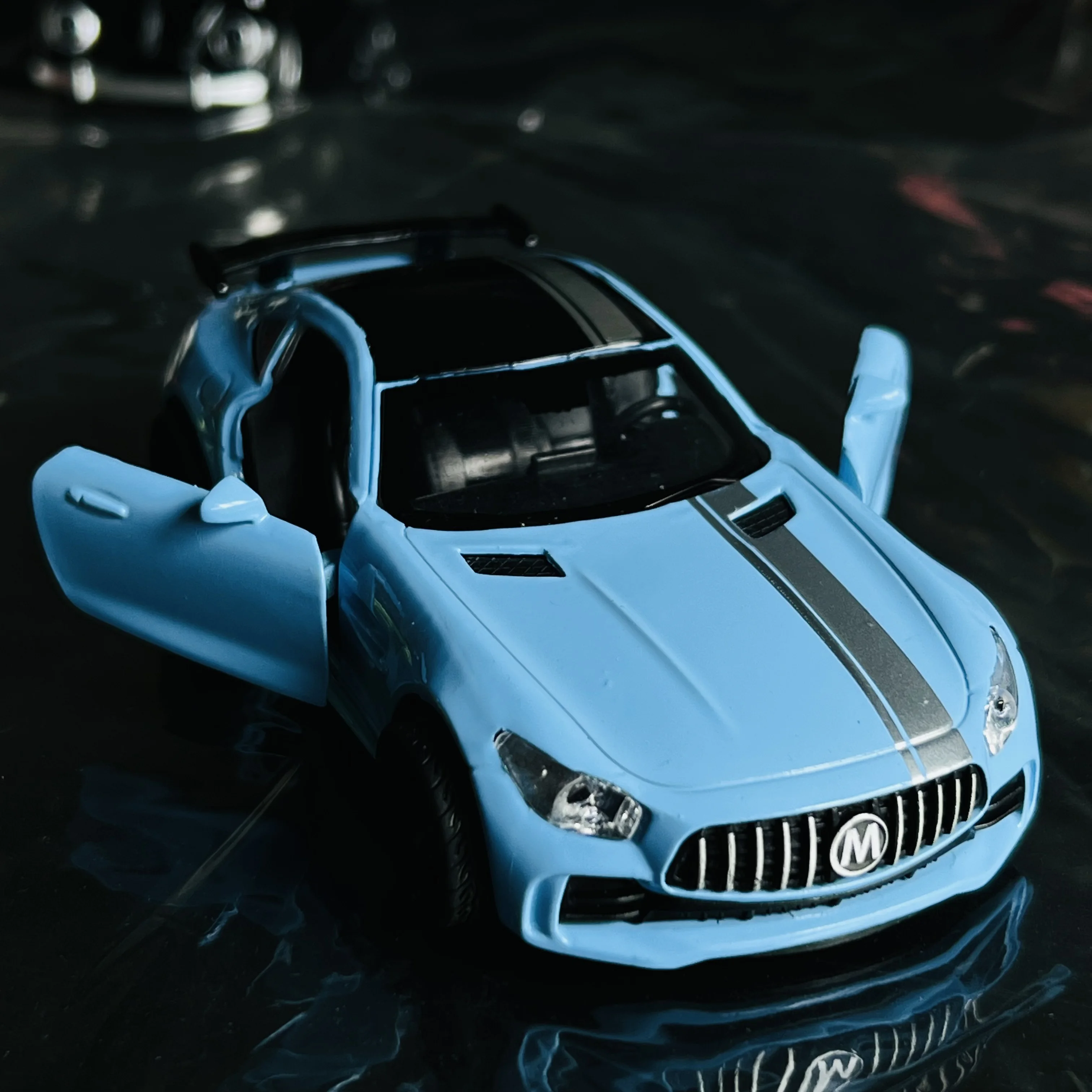 Simulation alloy car model, children's cool sports car model, boys' toy car