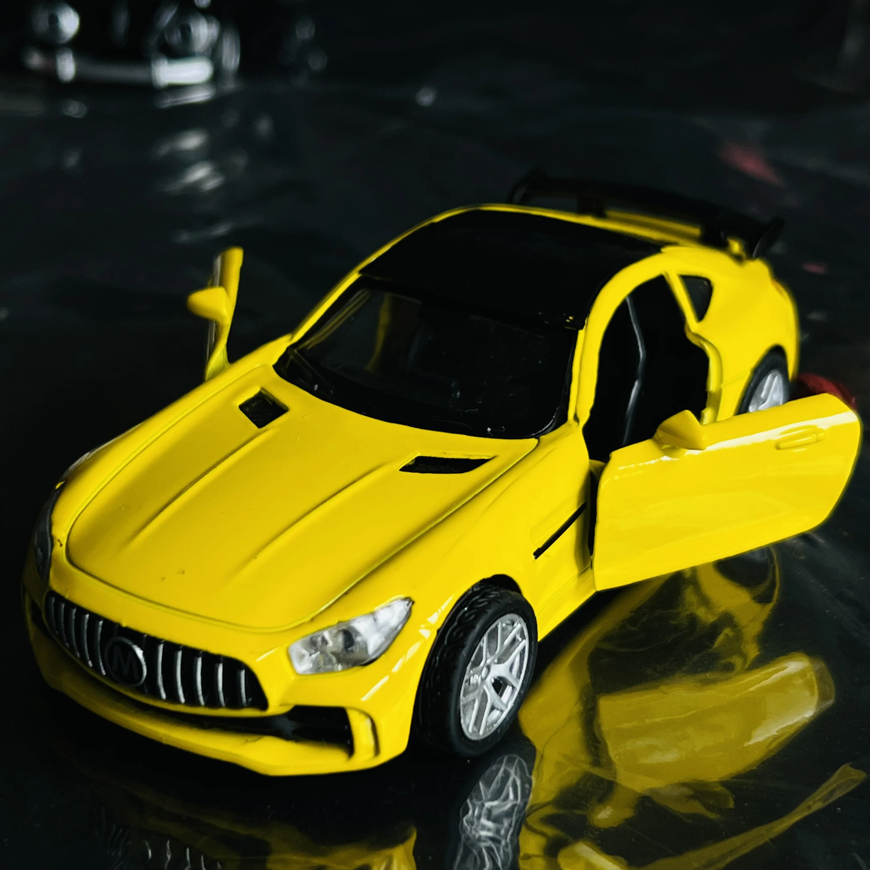 Simulation alloy car model, children's cool sports car model, boys' toy car