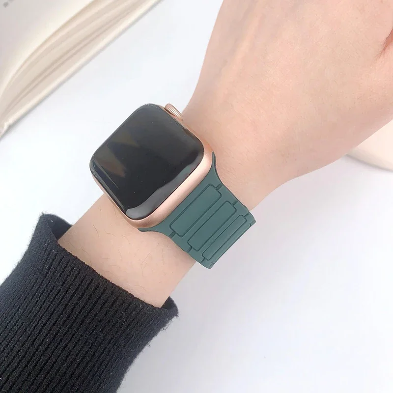 Magnetic Loop for Apple Watch Bands 44mm 40mm 49mm 45mm 41mm 38mm Silicone Bracelet iWatch Series 9 8 7 6 5 4 3 Se ultra 2 strap