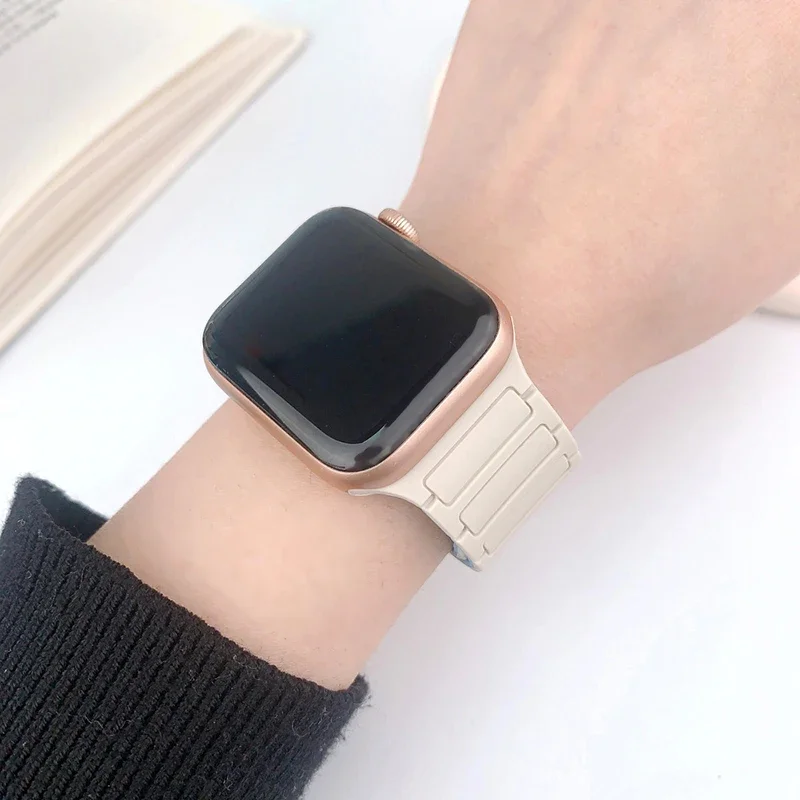Magnetic Loop for Apple Watch Bands 44mm 40mm 49mm 45mm 41mm 38mm Silicone Bracelet iWatch Series 9 8 7 6 5 4 3 Se ultra 2 strap