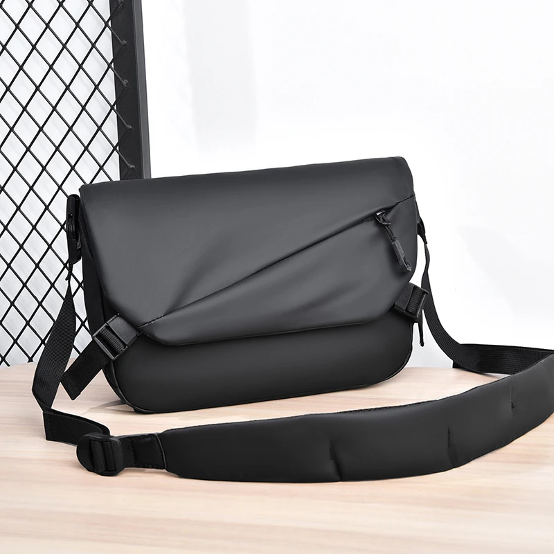 Trendy and Minimalist Men's Outdoor Tactical Waterproof Men's Bag Single Shoulder Bag Large Capacity Wear-Resistant Sports Cross