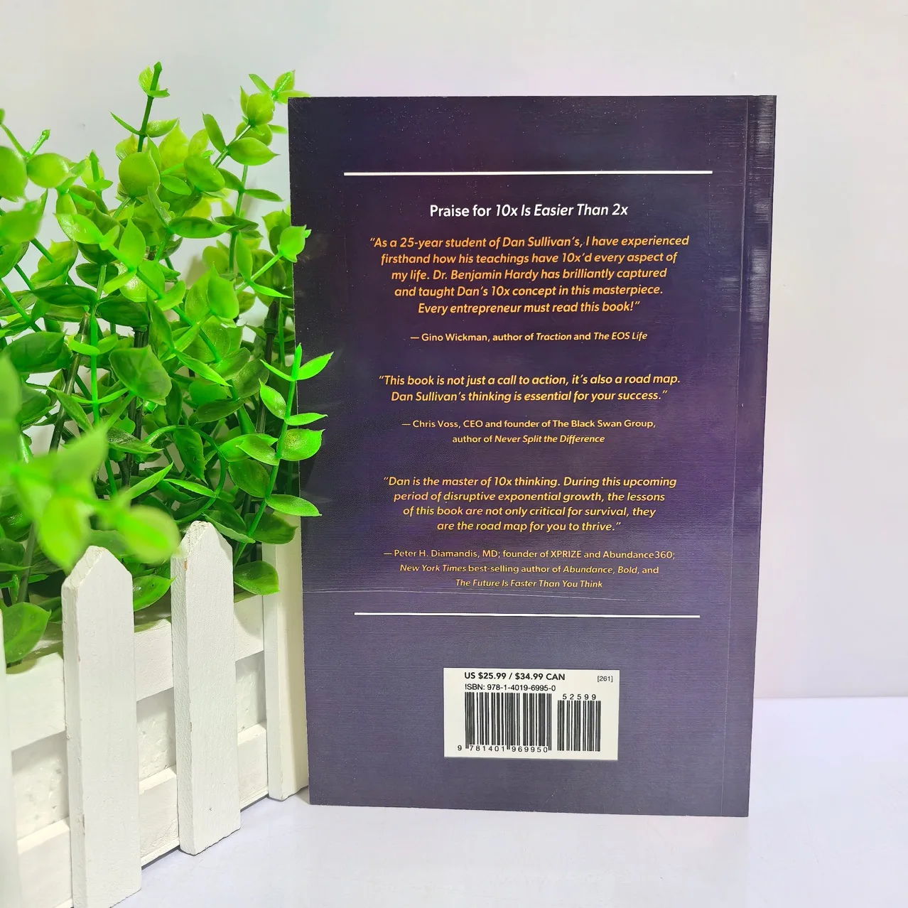 10x Is Easier Than 2x:how World-class Entrepreneurs Achieve More By Doing Less Paperback Book in English