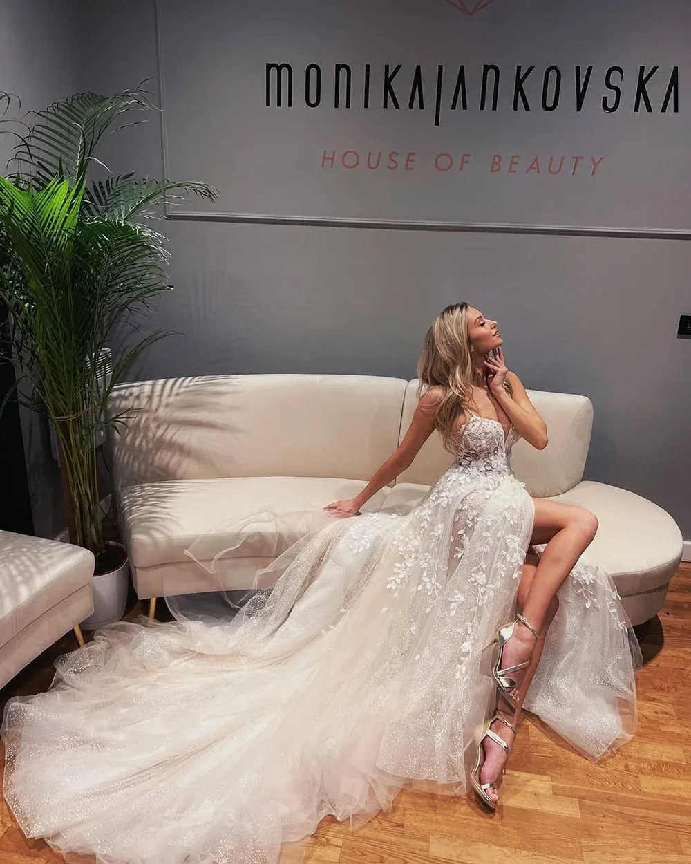 Msikoods Luxury Boho Wedding Dress 2026 Illusion Corset Glitter Bride Gown Lace Appliques High Slit Sexy Bridal Dress Customized